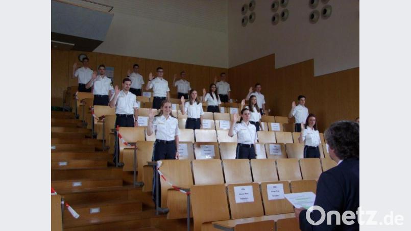 Abnahme Diensteid Bild: exb