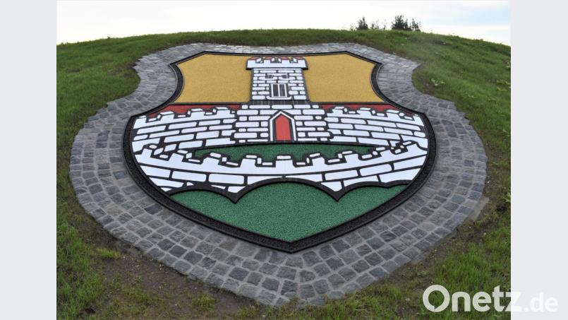 Auch im Kreisverkehr ist das Wappen von Grafenwörth zu sehen. Bild: rgr