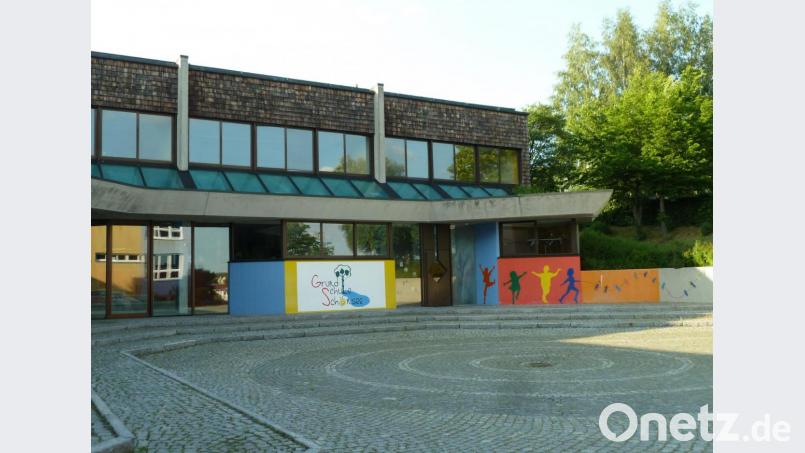 Der Umbau der ehemaligen Hauptschule zum Bürgerhaus &quot;Aktiv-Treff&quot; ist vorerst aus dem Haushalt genommen. Bild: Portner