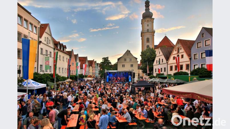 Beim Bürgerfest Weiden füllt sich alljährlich der Obere Markt. Archivbild: Gerhard Götz
