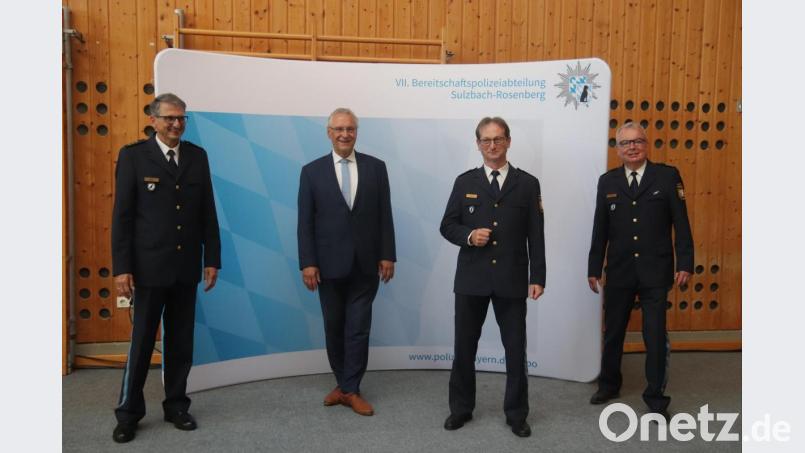 Polizeidirektor Stefan Beil, Innenminister Joachim Herrmann, der scheidende Leitende Polizeidirektor Ludwig Härtl, Polizeipräsident Wolfgang Sommer. Bild: mfh