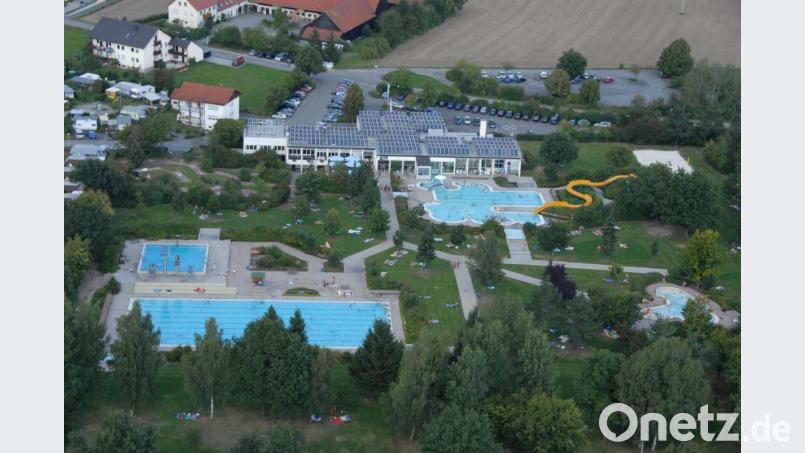 Das Freizeit- und Erholungszentrum Perschen wird in Kürze öffnen, wegen Corona allerdings nur eingeschränkt nutzbar sein. Der Zweckverband gab grünes LIcht. Luftbild: Michael Ascherl