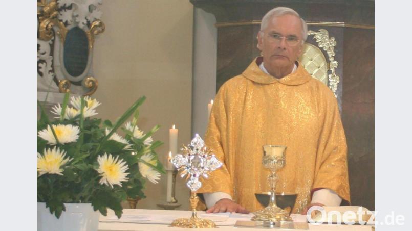 Der 77-jährige Ruhestandspfarrer Herbert Zimmermann feiert sein Goldenes Priesterjubiläum. Archivbild: gz