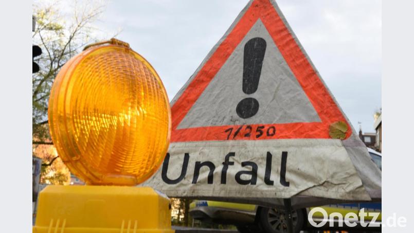 Beim Unfall in der Mooslohe entsteht ein Schaden von rund 15.000 Euro. Symbolbild: Patrick Seeger/dpa