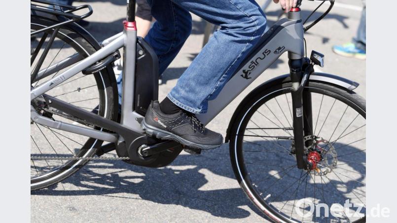 Auf einer Radtour kommt es am Freitag zu einem Zwischenfall mit einem Pedelec. Bild: Uli Deck, dpa