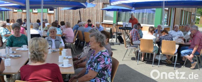 Ob Vortrag, Musik, Gesang oder Grillfest, das Ü50-Café ist in den vergangenen fünf Jahren zu einer überaus beliebten Einrichtung im Mehrgenerationentreff geworden. Archivbild: weu