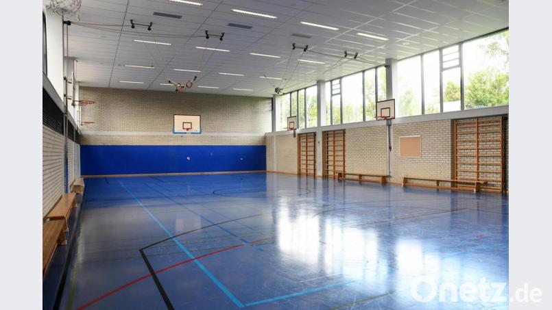 Gähnende Leere in der Turnhalle im Kepler Gymnasium. Hier findet derzeit kein Sportunterricht statt, weil die Hygienemaßnahmen in der Praxis nicht umsetzbar sind. Bild: Gabi Schönberger