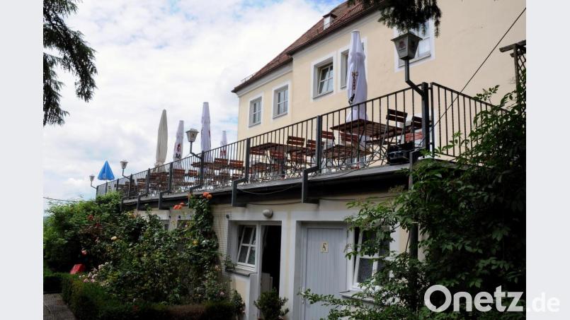 Spätestens zum 31. Juli ist Schluss. Dann endet der Pachtvertrag der Kirchenverwaltung Mariahilfberg mit Familie Erras, was die Bergwirtschaft angeht. Ungeachtet dessen hat die Interessengemeinschaft (IG) Unser Berg Klage beim Verwaltungsgericht eingereicht, um doch noch einen Bürgerentscheid zu erwirken. Bild: Stephan Huber