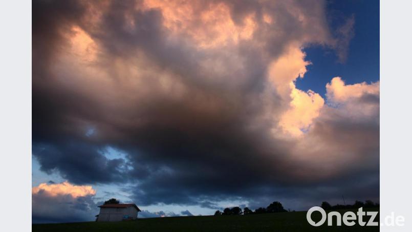 Laut Deutschem Wetterdienst überwiegen Wolken im Norden Bayerns, im Süden hingegen wird es sonnig. Bild: Karl-Josef Hildenbrand/dpa