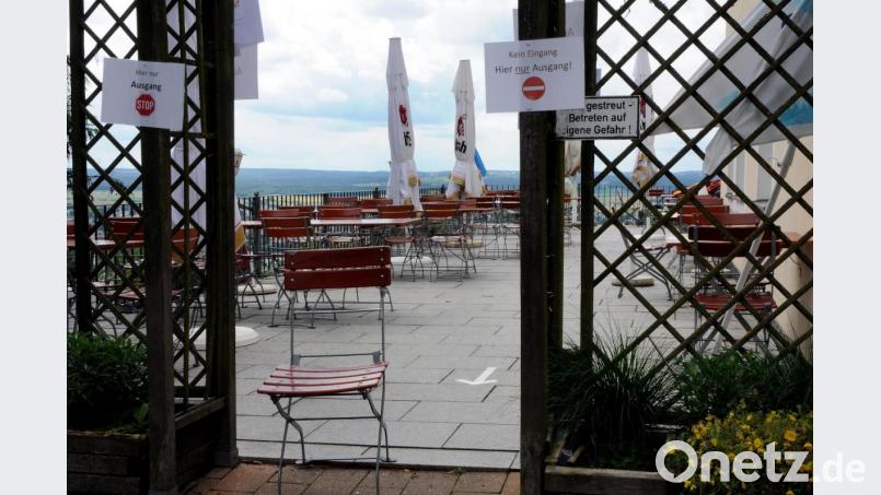 Spätestens zum 31. Juli ist Schluss. Dann endet der Pachtvertrag der Kirchenverwaltung Mariahilfberg mit Familie Erras, was die Bergwirtschaft angeht. Ungeachtet dessen hat die Interessengemeinschaft (IG) Unser Berg Klage beim Verwaltungsgericht eingereicht, um doch noch einen Bürgerentscheid zu erwirken. Bild: Stephan Huber