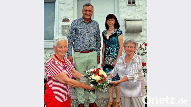 Ihren 85. Geburtstag feiert Therese Gmeiner (rechts) mit (von links) Hilde Zebisch, Sohn Hans-Jürgen und Heike Gmeiner. Bild: R. Kreuzer