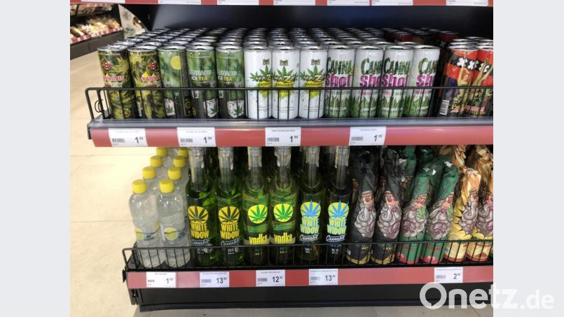 Das Polizeipräsidium Oberpfalz warnt vor der Einfuhr von frei erhältlichen Cannabisprodukten aus Tschechien, wie etwa &quot;Cannabis Ice Tea&quot;. Bild: William Kurta/exb