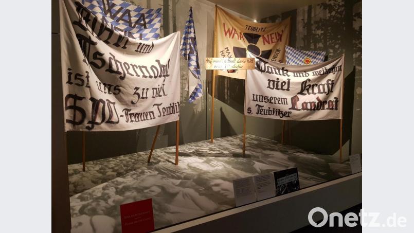 Die Wackersdorf-Bühne im Museum wurde um eine großformatige Fotografie von Demonstranten erweitert. Bild: gib