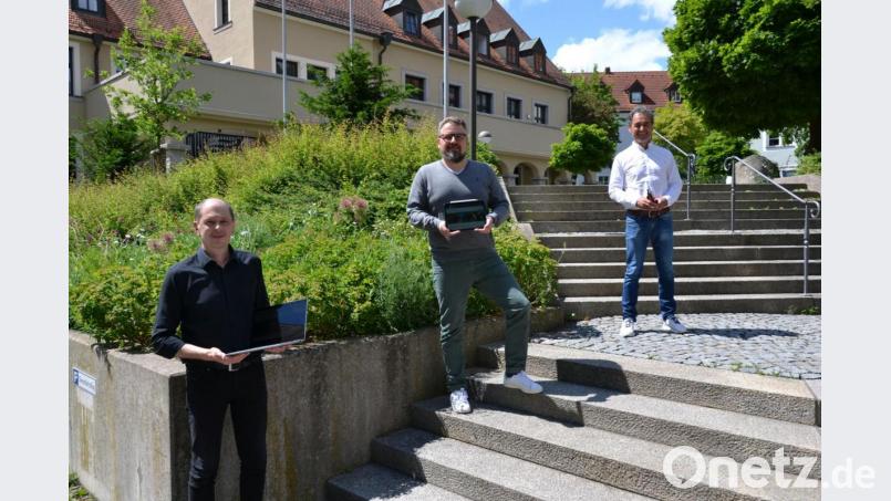 Bildungsmanager Hilmar Fütterer, Wirtschaftsförderer Volker Höcht und Schulamtsdirektor Rudolf Kunz (von links) hoffen, dass die digitale Ausbildungsmesse bei Schülern und Unternehmen Anklang findet. Bild: rti
