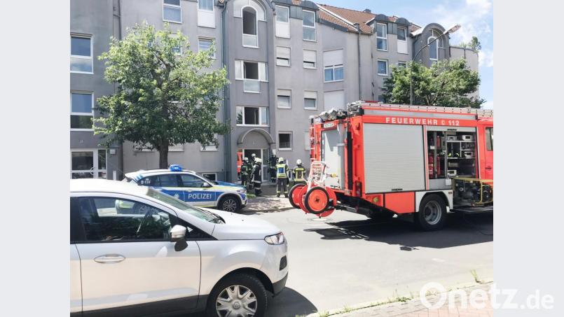 Polizei und Feuerwehr blockierten am Mittwoch kurz nach 13 Uhr kurzzeitig die Mooslohstraße. Bild: Gabi Schönberger