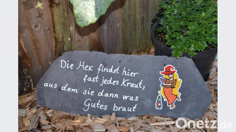 Die Hexe mit einem Spruch in derHexenküche in Gaisheim. Bild: gi