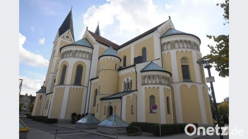 Keine Teilnahme für über 60-Jährige an Gottesdiensten in St. Josef? Die Stadt Weiden klärt auf. Bild: Petra Hartl