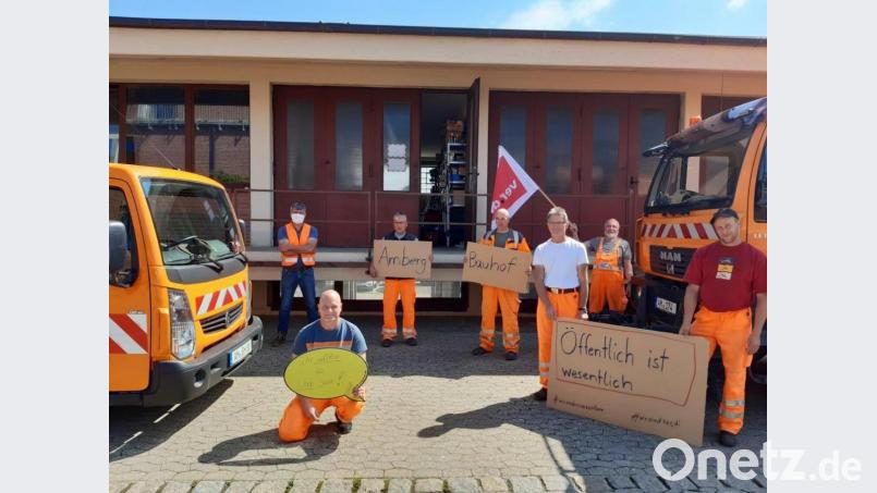Mitarbeiter des Bauhofs Amberg forderten zum &quot;Tag des öffentlichen Dienstes&quot; mit ver.di mehr Anerkennung und Respekt für die Beschäftigten. Bild: Kathrin Birner/exb