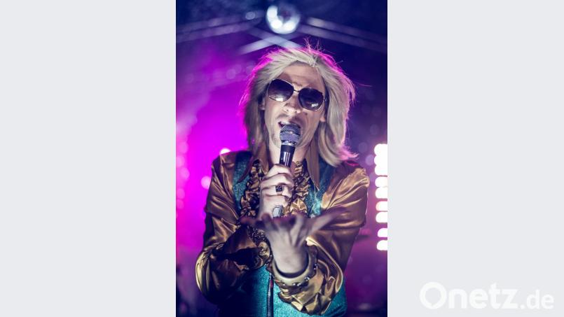 Auf zur 2. Glitter &amp; Glamour Party im evangelischen Vereinsheim. Bild: exb/Andreas Zrenner