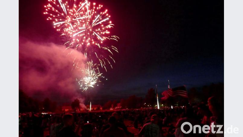 Mit Brillantfeuerwerk und große Party wurde in Grafenwöhr vergangenes Jahr der Unabhängigkeitstag am 4.Juli gefeiert. Wegen der Corona-Einschränkungen gibt es heuer nur ein Feuerwerk in Vilseck, eine Feier findet nicht statt. Archivbild: mor