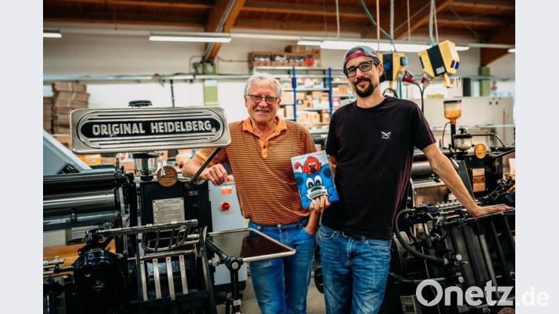 Verleger Heinz Späthling (links) freut sich über seinen Neuzugang Andreas Fachtan. Bild: soj