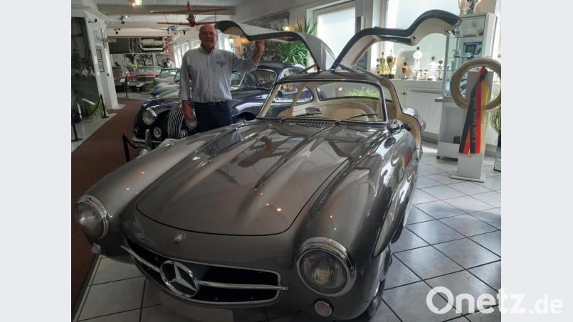Perry Eckert ist stolz, diesen rollenden Edelstein in seinem Automobilmuseum zu haben. Bild: gis