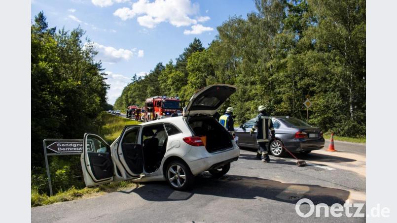 Bei einem Unfall bei Haidweiher stießen am Freitagnachmittag zwei Autos zusammen. Eine Person wurde hierbei leicht verletzt. Bild: dmra