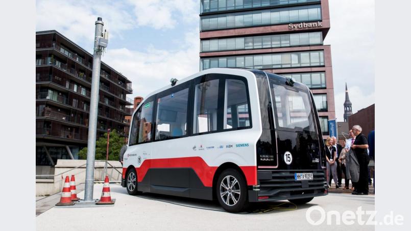 Auch der autonom fahrende Kleinbus könnte Teil der Mobilität der Zukunft sein. Die Bürger von Stadt Amberg und Landkreis Amberg-Sulzbach haben die Gelegenheit, hier ein bisschen mitzureden. Bild: Daniel Bockwoldt/dpa