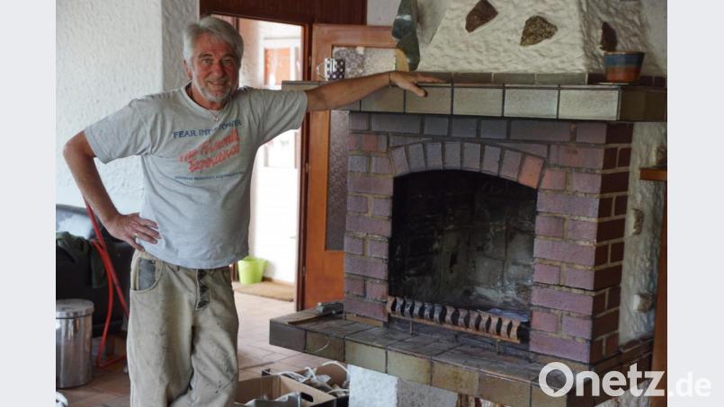 Das Kernstück des Hubertushofs war der offene Kamin. Viele Steaks wurden hier gegrillt. Den Kamin wird Heinz Gerd Lange erhalten, gegrillt aber wird wohl nicht mehr. Bild: bkr