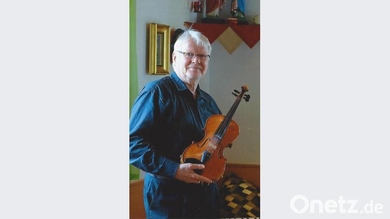 So kannten ihn viele: Reinhold Maß an der Violine Bild: hbl