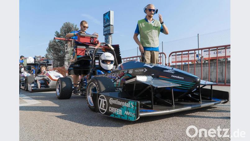Motorsport-Engineering – ein Studiengang der Faszination und Innovation durch projektorientiertes Lernen verbinden soll. Dafür wirbt nun die OTH Amberg-Weiden. Bild: Running Snail Racing Team/OTH Amberg-Weiden):