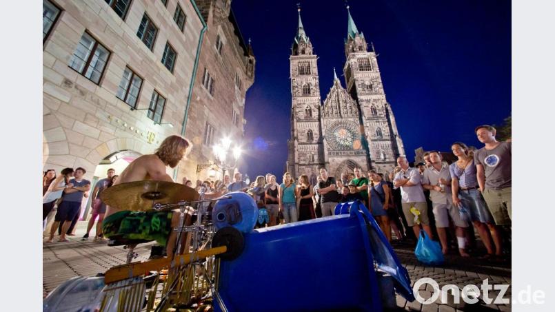 Nicht nur beim Bardentreffen ist die Nürnberger Innenstadt gut gefüllt. Jetzt sollen neue Vorgaben helfen, die Abstandsregeln während der Coronakrise einzuhalten. Bild: Daniel Karmann