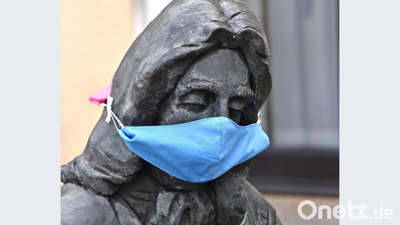 Christian Knorr von Rosenroth trägt Gesichtsmaske. Bild: Andreas Royer