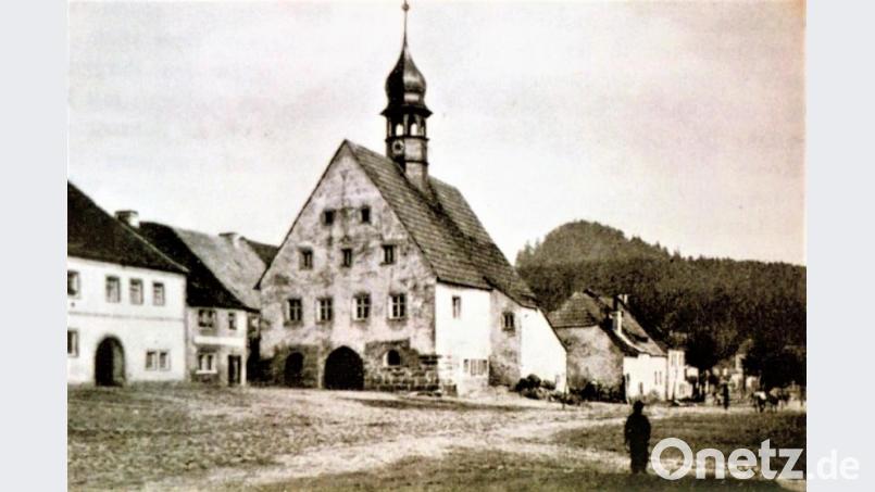 Ein Bild vom Alten Rathaus aus dem Jahre 1928. Am Westgiebel war die Jahreszahl 1611 eingemeißelt. Archivbild: ow