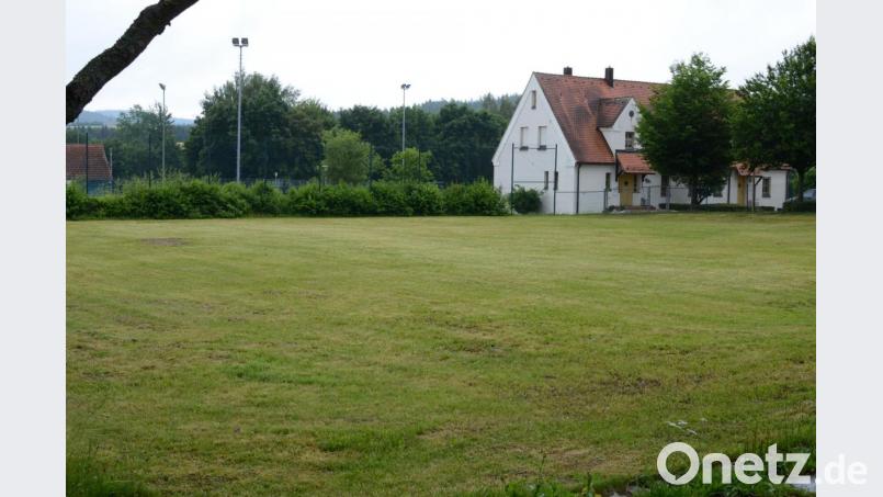 Auf dem Gelände des Bolzplatzes am Kreinzl sollen die Geräte neu aufgebaut werden. Bild: Benkhardt
