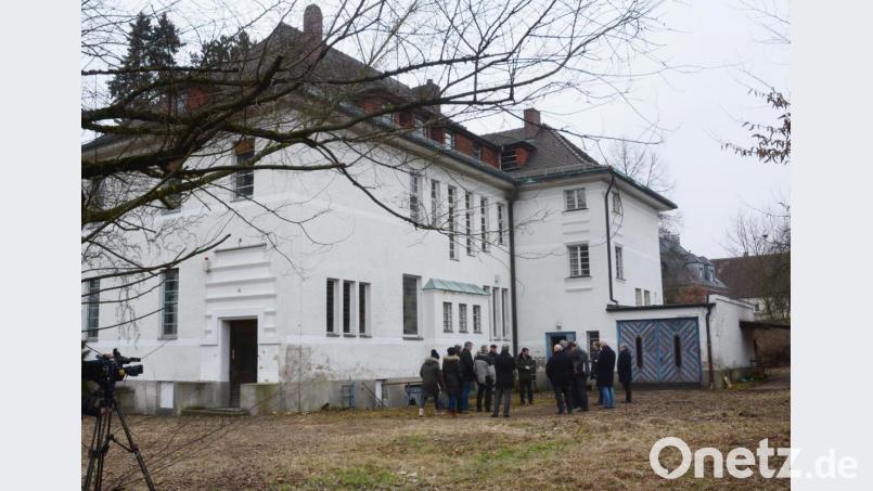 Für das Projekt Seltmann-Villa erhält die Stadt Weiden Mittel aus dem Städtebauförderprogramm 2020. Im Bild eine Begehung des Stadtrates im Dezember 2018. Bild: Gabi Schönberger