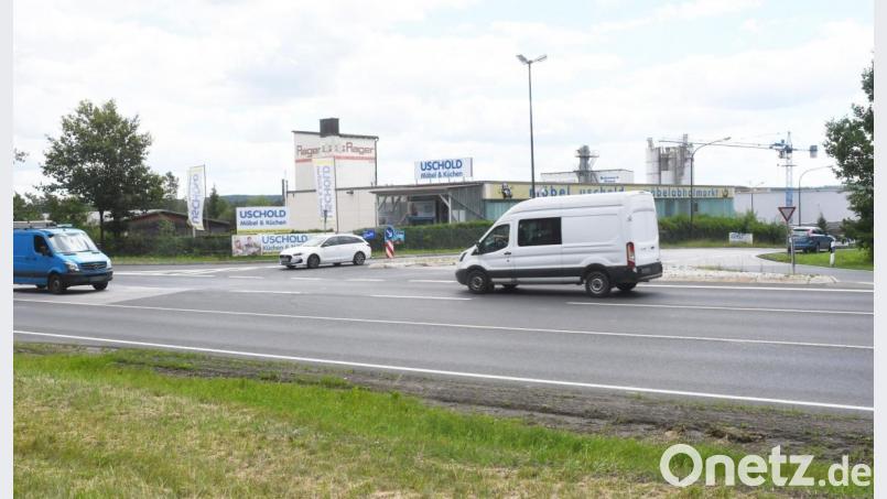 Die Abzweigung von der B470 zum neuen Gewerbegebiet ist einer der Hauptknotenpunkte im neuen Verkehrskonzept für die Stadt Weiden. Das wird auch wieder in der Bauausschusssitzung deutlich. Bild: Gabi Schönberger