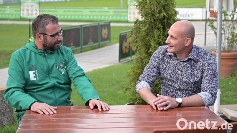 Ammerthals neuer Trainer Jörg Gottfried (links) und Sportdirektor Tobias Rösl. Bild: ref