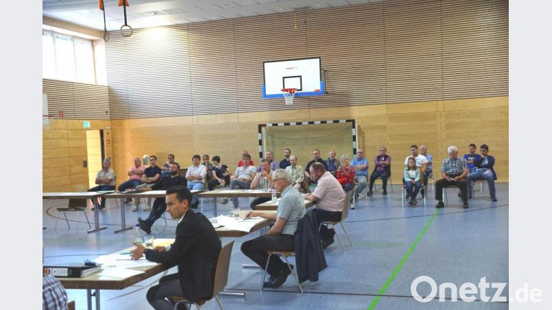 Viele Zuhörer verfolgten eine lebhafte Diskussion der Gemeinderäte beim Thema „Rathaus“. Bild: bkr