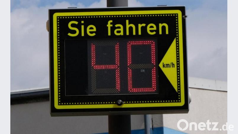 Das Schwarzenfelder Messgerät diente dem Schwarzacher Gemeinderat als Anschauungsbeispiel. Bild: mab