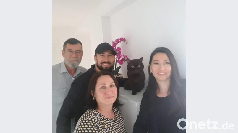 Kater Bruni hat seine Familie wieder. Nach vielen Wochen der Ungewissheit sind die Aghadadshovs zurück in Weiden. Bild: exb