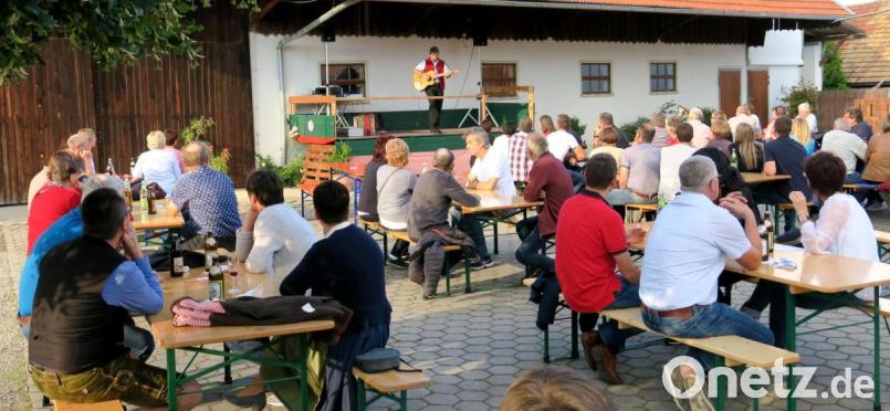 Humorist Josef „Bäff“ Piendl trat auf dem Mulzer-Hof auf. Bild: Hirsch