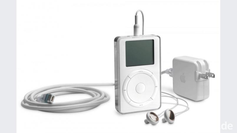 Der erste iPod, den der damalige Apple-Chef Steve Jobs am 23. Oktober 2001 vorgestellt hat, enthielt eine 5-Gigabyte-Festplatte und konnte dank MP3-Komprimierung rund 1000 Musikstücke speichern. Bild: Apple Inc./dpa