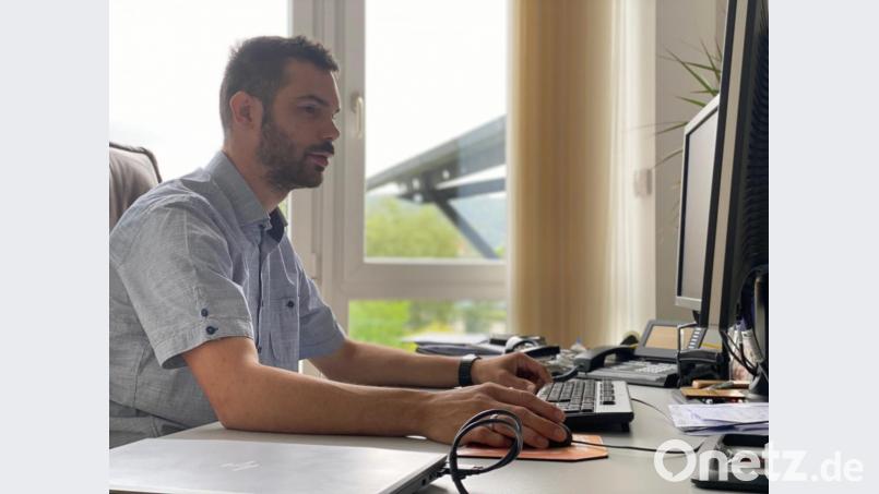&quot;Das tut schon auch weh&quot;: Fabian Kraus liebt seinen Job, doch er vermisst die Tätigkeiten, die seine Zeit als Geselle ausfüllten. Bild: Brunold interior