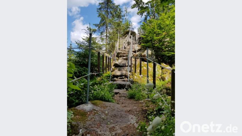 Die geführte Tour verläuft über das Felsmassiv der Steinernen Wand. Bild: mp