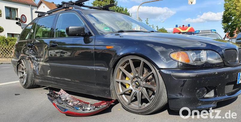 Auch der BMW musste abgeschleppt werden. Bild: blm