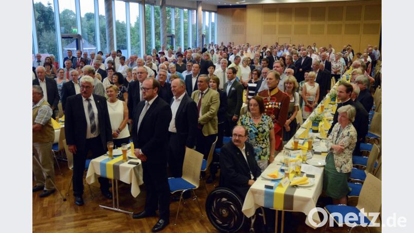 400 Besucher füllen die Stadthalle beim Festkommers. Bild: gsb