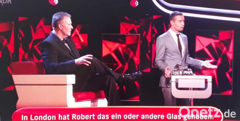 Robert Christ (links) und Moderator Kai Pflaume während der Sendung &quot;Kaum zu glauben!&quot; Screenshot: NDR/exb