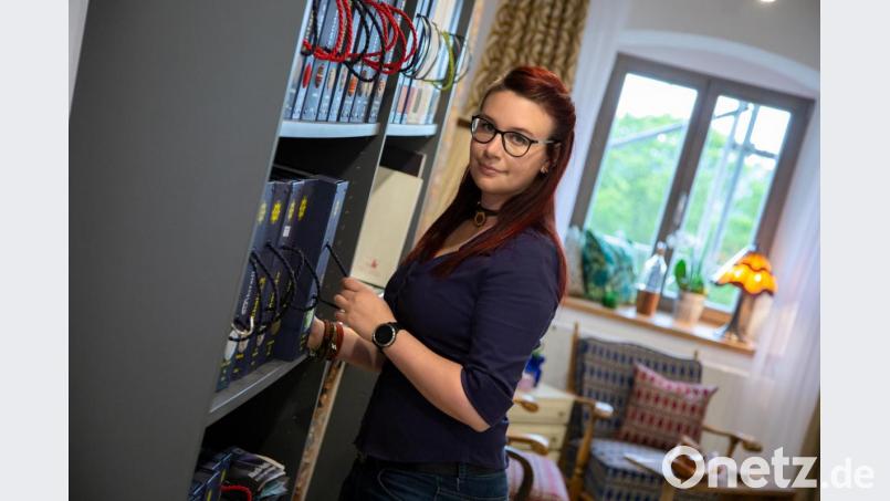 Handwerk kreativ: Mit ihrem eigenen Laden und einer Polsterei hat sich die Tännesbergerin Maria Uhlemann ihren Lebenstraum erfüllt. Ihrem Geschäft hat sie den Namen &quot;Querlage&quot; gegeben. Bild: Sandra Dobmeier