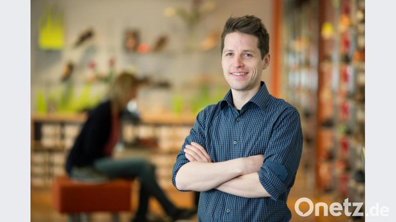 Horst Schedl, Meister der Orthopädie-Schuhtechnik, ist seit fünf Jahren Chef des renommierten Weidener Unternehmens &quot;Gößl Gesunde Schuhe&quot;. Wie die Handwerkskammer mitteilt, stehen in Ostbayern in den kommenden zehn Jahren rund 11000 Betriebsübernahmen an - was ambitionierten Handwerkern große Chancen eröffnet. Bild: Gößl Gesunde Schuhe